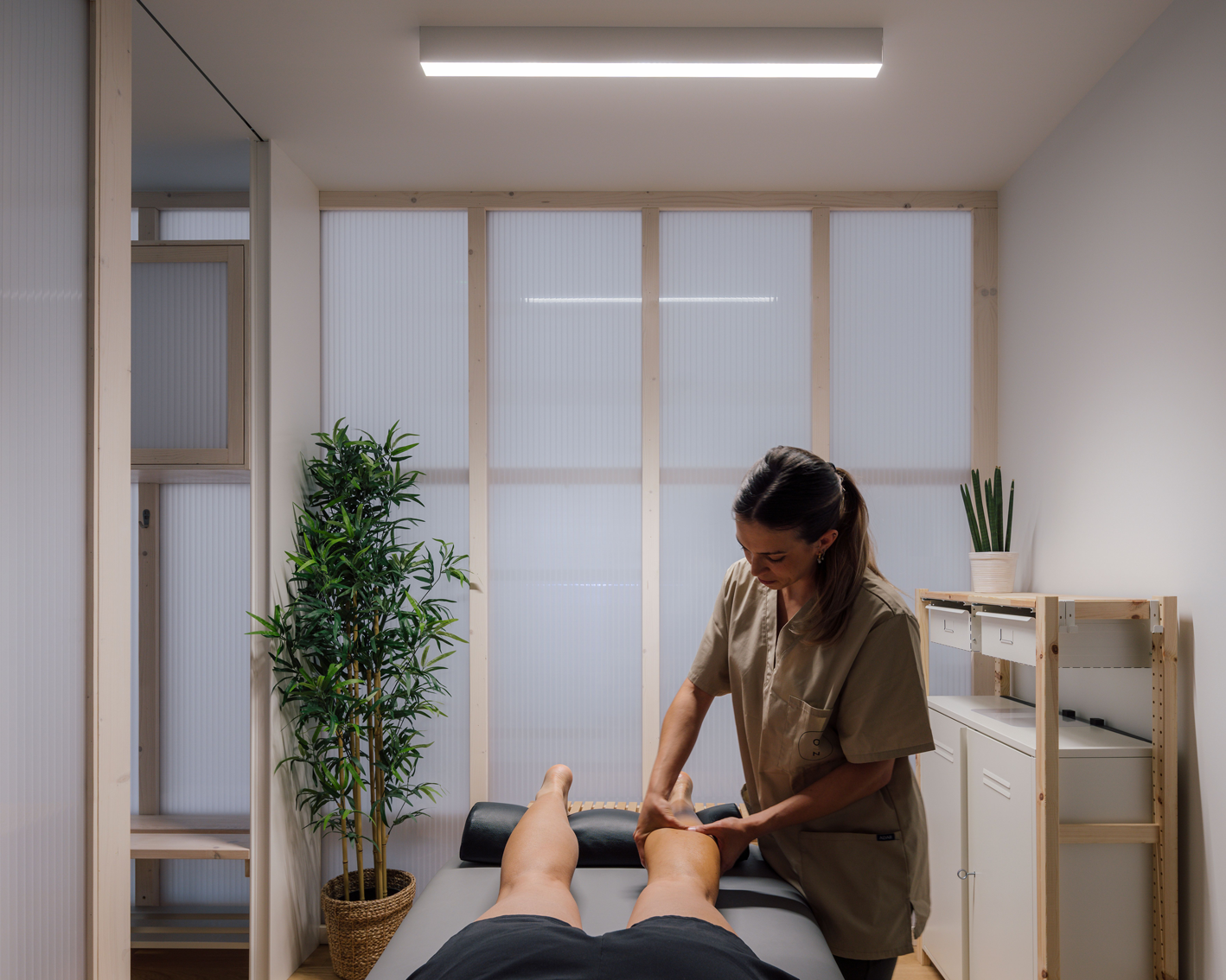 Sesiones de fisioterapia para cualquier dolor, patología o lesión en On Pilates Clinic en Cabezón de la sal.